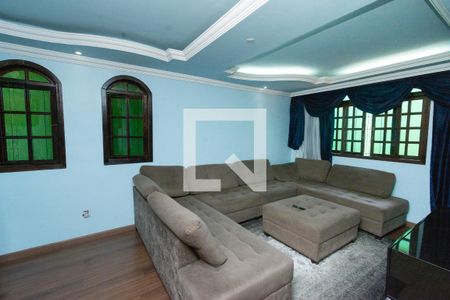 Sala de TV de casa para alugar com 3 quartos, 302m² em Cinco, Contagem