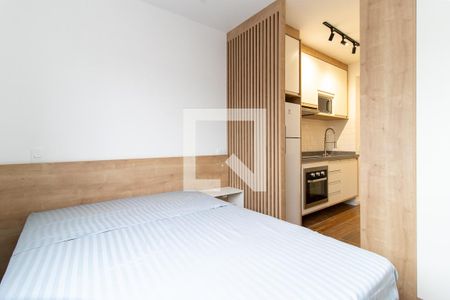 Quarto de kitnet/studio para alugar com 1 quarto, 17m² em Novo Mundo, Curitiba