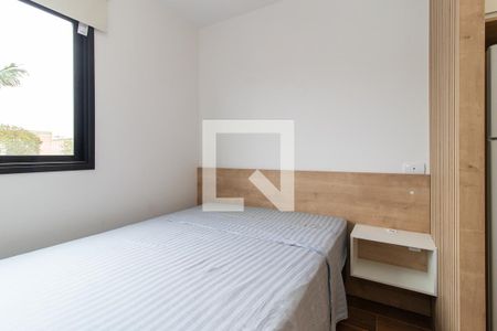 Quarto de kitnet/studio para alugar com 1 quarto, 17m² em Novo Mundo, Curitiba