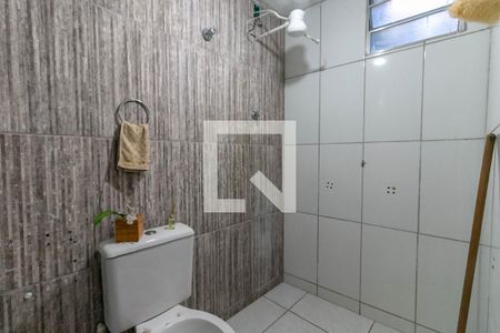 Banheiro de kitnet/studio para alugar com 1 quarto, 40m² em Sagrada Família, Belo Horizonte