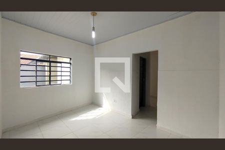 Sala/Quarto 1 de casa para alugar com 2 quartos, 50m² em São José, São Caetano do Sul