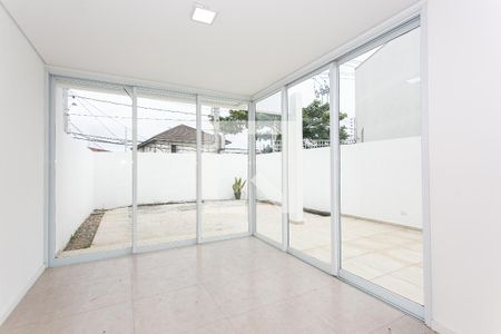 Sala de casa de condomínio para alugar com 3 quartos, 121m² em Jardim Semiramis, Cotia