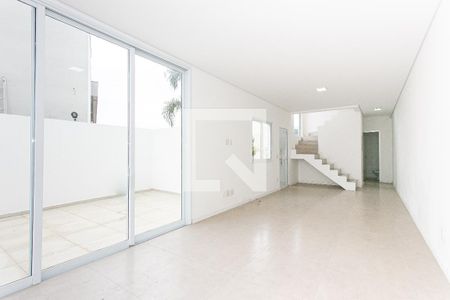 Sala de casa de condomínio para alugar com 3 quartos, 121m² em Jardim Semiramis, Cotia