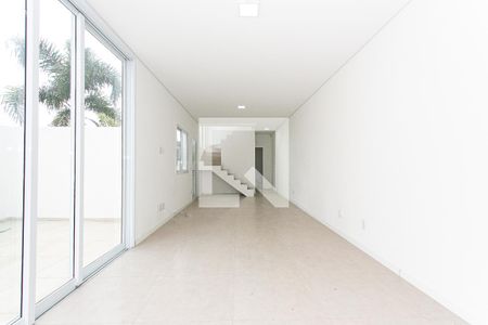 Sala de casa de condomínio para alugar com 3 quartos, 121m² em Jardim Semiramis, Cotia