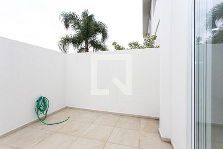 Sala - Área Externa de casa de condomínio para alugar com 3 quartos, 121m² em Jardim Semiramis, Cotia