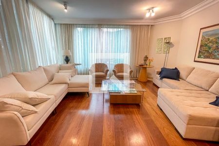 Sala de casa à venda com 4 quartos, 372m² em Vila Madalena, São Paulo