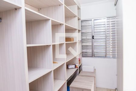 Closet de apartamento para alugar com 1 quarto, 48m² em Vila Domitila, São Paulo