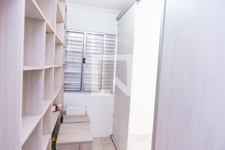 Closet de apartamento para alugar com 1 quarto, 48m² em Vila Domitila, São Paulo