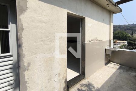 Casa à venda com 250m², 3 quartos e 2 vagas Casa à venda com 250m², 3 quartos e 2 vagasÁrea de Serviço - Casa 02