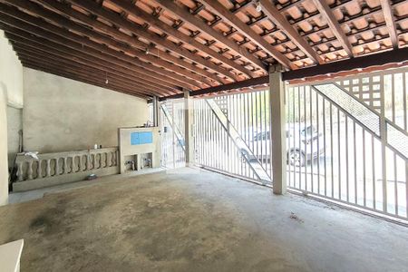 Casa à venda com 250m², 3 quartos e 2 vagas Casa à venda com 250m², 3 quartos e 2 vagasÁrea comum