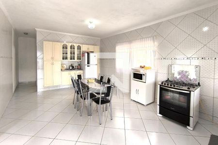 Casa à venda com 250m², 3 quartos e 2 vagas Casa à venda com 250m², 3 quartos e 2 vagasCozinha