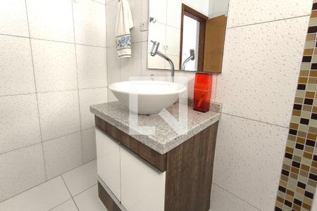 Casa à venda com 250m², 3 quartos e 2 vagas Casa à venda com 250m², 3 quartos e 2 vagasBanheiro 2