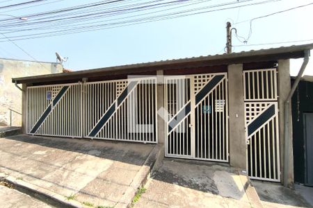 Casa à venda com 250m², 3 quartos e 2 vagas Casa à venda com 250m², 3 quartos e 2 vagasFachada