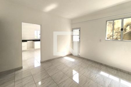 Casa à venda com 250m², 3 quartos e 2 vagas Casa à venda com 250m², 3 quartos e 2 vagasSala - Casa 02