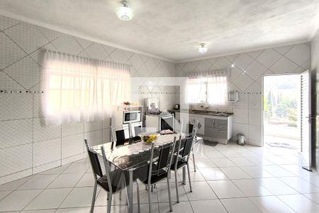 Casa à venda com 250m², 3 quartos e 2 vagas Casa à venda com 250m², 3 quartos e 2 vagasCozinha