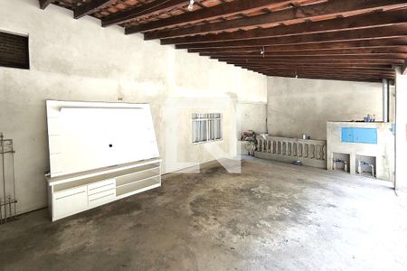 Casa à venda com 250m², 3 quartos e 2 vagas Casa à venda com 250m², 3 quartos e 2 vagasÁrea comum