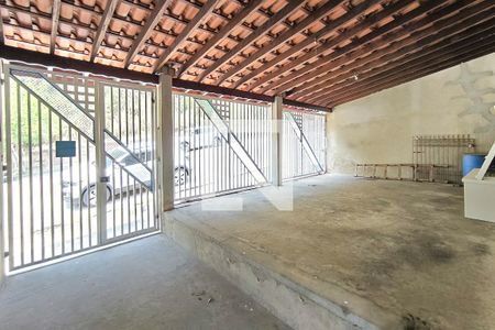 Casa à venda com 250m², 3 quartos e 2 vagas Casa à venda com 250m², 3 quartos e 2 vagasÁrea comum