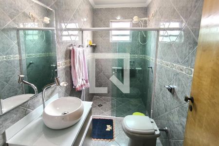 Casa à venda com 250m², 3 quartos e 2 vagas Casa à venda com 250m², 3 quartos e 2 vagasBanheiro