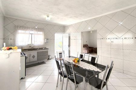 Casa à venda com 250m², 3 quartos e 2 vagas Casa à venda com 250m², 3 quartos e 2 vagasCozinha