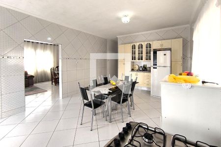 Casa à venda com 250m², 3 quartos e 2 vagas Casa à venda com 250m², 3 quartos e 2 vagasCozinha