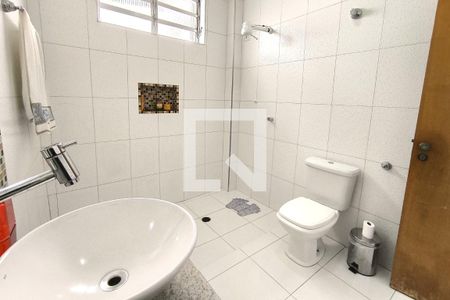 Casa à venda com 250m², 3 quartos e 2 vagas Casa à venda com 250m², 3 quartos e 2 vagasBanheiro 2