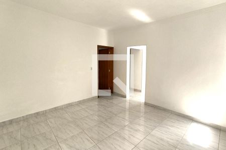 Casa à venda com 250m², 3 quartos e 2 vagas Casa à venda com 250m², 3 quartos e 2 vagasSala - Casa 02