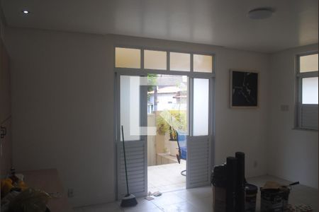 Sala de casa para alugar com 3 quartos, 200m² em Stiep, Salvador