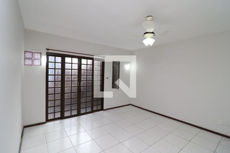 Sala de casa para alugar com 2 quartos, 173m² em Portuguesa, Rio de Janeiro