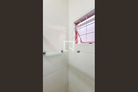 Banheiro Social de kitnet/studio para alugar com 1 quarto, 35m² em Novo Taquaral, Campinas