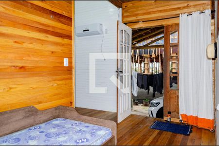 Sala de casa para alugar com 2 quartos, 70m² em Campeche, Florianópolis