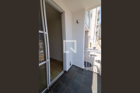 Varanda de apartamento para alugar com 3 quartos, 69m² em Vila Cunha Bueno, São Paulo