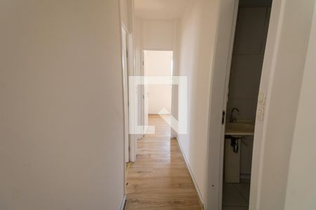 Corredor de apartamento para alugar com 3 quartos, 69m² em Vila Cunha Bueno, São Paulo