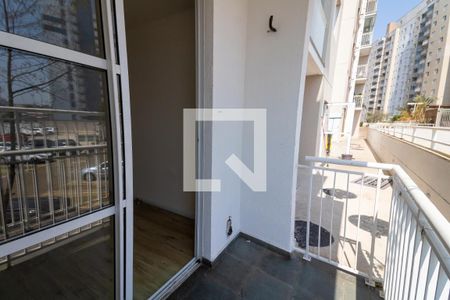 Varanda de apartamento para alugar com 3 quartos, 69m² em Vila Cunha Bueno, São Paulo