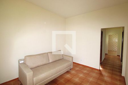 Sala de casa para alugar com 2 quartos, 86m² em Marechal Hermes, Rio de Janeiro