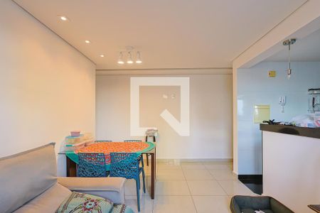 Sala de apartamento para alugar com 3 quartos, 80m² em Sagrada Família, Belo Horizonte