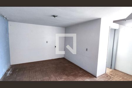 Casa à venda com 300m², 3 quartos e 3 vagas Casa à venda com 300m², 3 quartos e 3 vagasQuarto de Serviço