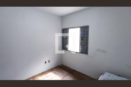 Casa à venda com 300m², 3 quartos e 3 vagas Casa à venda com 300m², 3 quartos e 3 vagasQuarto 2