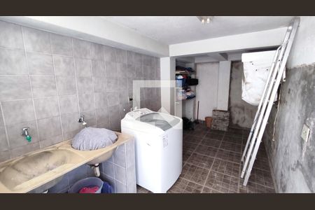Casa à venda com 300m², 3 quartos e 3 vagas Casa à venda com 300m², 3 quartos e 3 vagasLavanderia