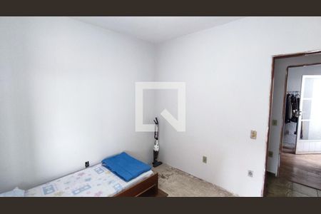 Casa à venda com 300m², 3 quartos e 3 vagas Casa à venda com 300m², 3 quartos e 3 vagasQuarto 2