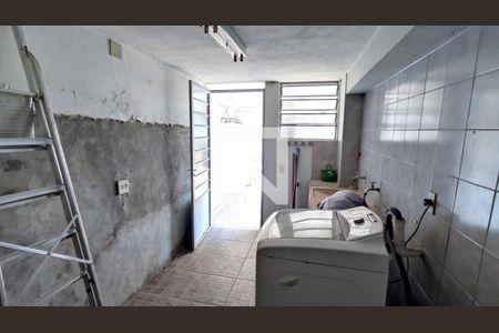 Casa à venda com 300m², 3 quartos e 3 vagas Casa à venda com 300m², 3 quartos e 3 vagasLavanderia