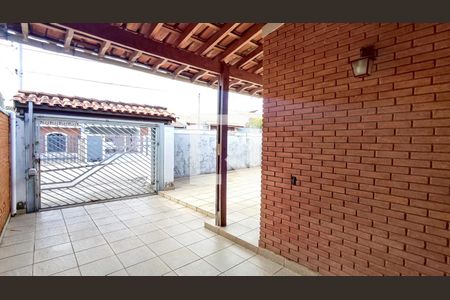 Casa à venda com 300m², 3 quartos e 3 vagas Casa à venda com 300m², 3 quartos e 3 vagasGaragem