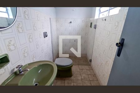 Casa à venda com 300m², 3 quartos e 3 vagas Casa à venda com 300m², 3 quartos e 3 vagasBanheiro de serviço