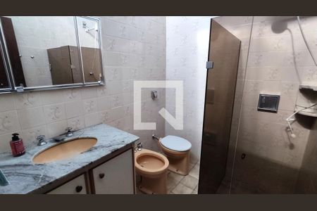 Casa à venda com 300m², 3 quartos e 3 vagas Casa à venda com 300m², 3 quartos e 3 vagasBanheiro 2