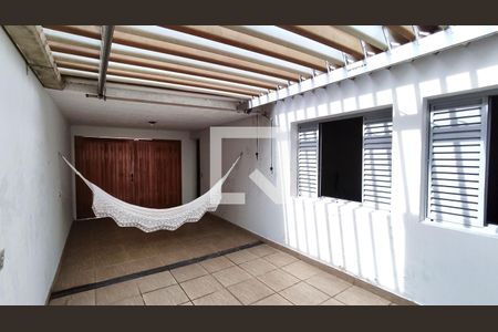 Casa à venda com 300m², 3 quartos e 3 vagas Casa à venda com 300m², 3 quartos e 3 vagasGaragem
