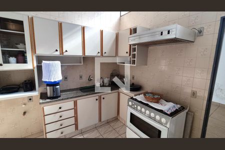 Casa à venda com 300m², 3 quartos e 3 vagas Casa à venda com 300m², 3 quartos e 3 vagasCozinha