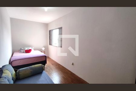Casa à venda com 300m², 3 quartos e 3 vagas Casa à venda com 300m², 3 quartos e 3 vagasQuarto 3