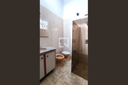 Casa à venda com 300m², 3 quartos e 3 vagas Casa à venda com 300m², 3 quartos e 3 vagasBanheiro 2