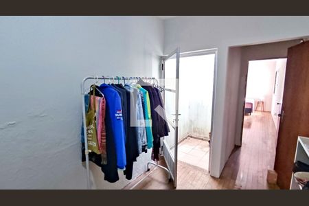 Casa à venda com 300m², 3 quartos e 3 vagas Casa à venda com 300m², 3 quartos e 3 vagasEscritório