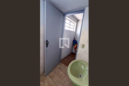 Casa à venda com 300m², 3 quartos e 3 vagas Casa à venda com 300m², 3 quartos e 3 vagasBanheiro de serviço