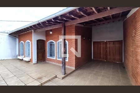 Casa à venda com 300m², 3 quartos e 3 vagas Casa à venda com 300m², 3 quartos e 3 vagasGaragem